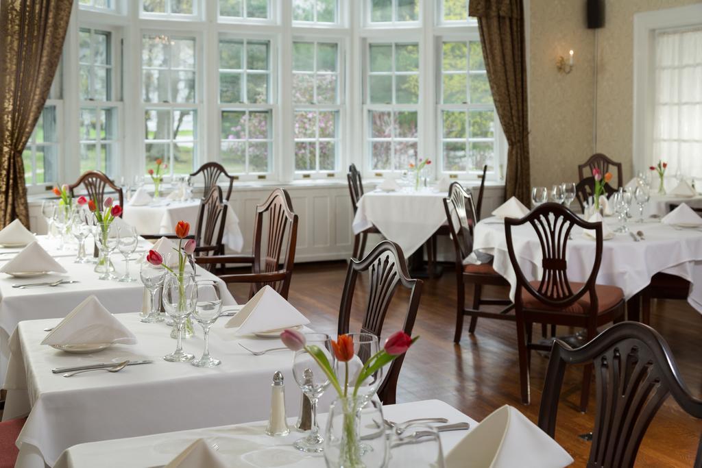 Four Chimneys Inn Bennington Exterior photo