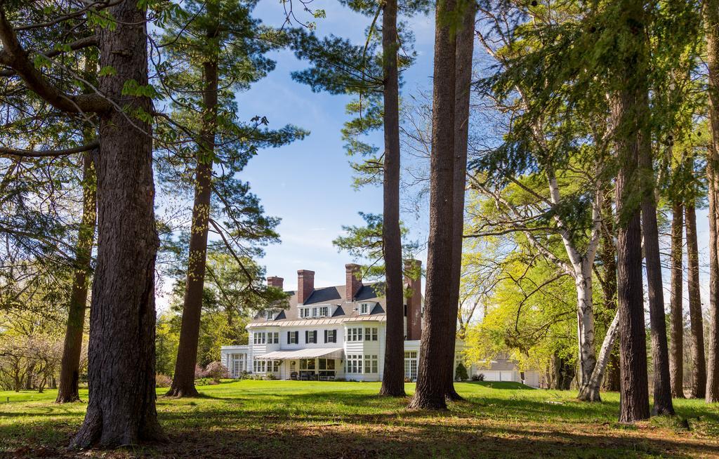 Four Chimneys Inn Bennington Exterior photo