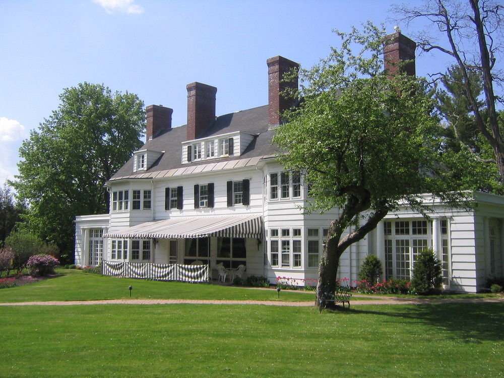 Four Chimneys Inn Bennington Exterior photo